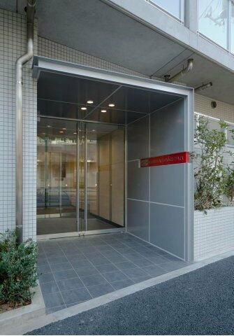 プラウドフラット代々木上原のエントランス