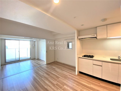 【居間・リビング】 | セイル淀屋橋 | 洋室との間切を開けると広々13帖あります♪