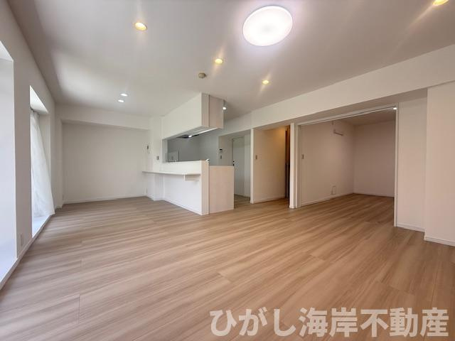 コスモ茅ヶ崎プレシオの居間・リビング|新規リフォーム完了！　20帖　LDK