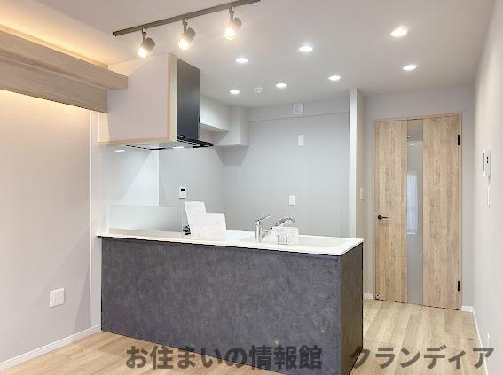 草加ガーデンハイツA棟のキッチン|ドキドキの新生活も、安心してスタート。ぴったりの住まいを見つけませんか？クランディアが一緒に住まい選びをサポートします‼　まずは、お気軽にお問合せください　＃クランディア