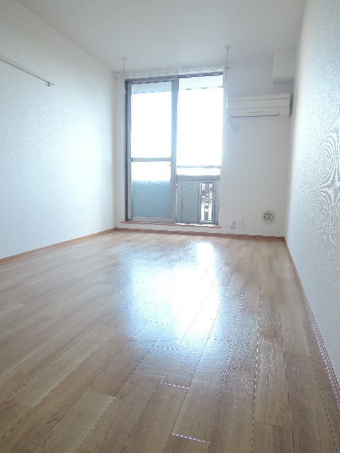 テラス桐ヶ谷の居間・リビング|日当たりのいいリビング♪