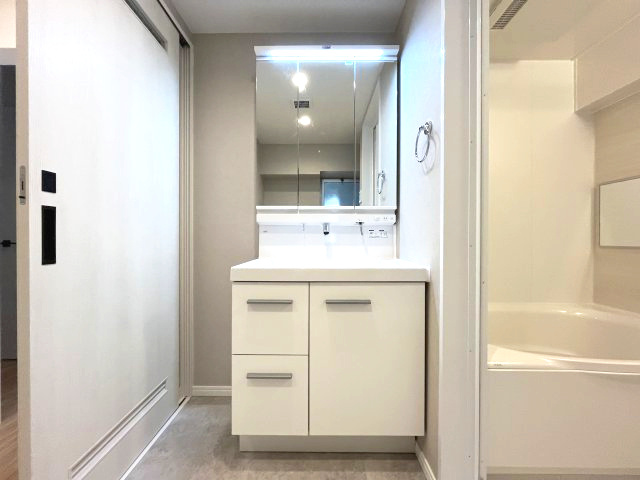 戸部グランドハイツA棟の独立洗面台|ゆっくりと身支度が出来る独立洗面化粧台！