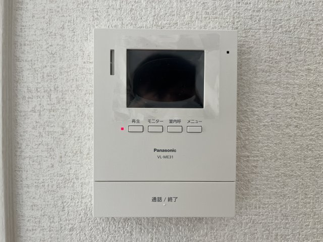 戸部グランドハイツA棟の防犯設備|来客が一目で分かるTVモニター付きインターホン！