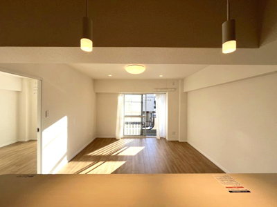 【居間・リビング】 | 戸部グランドハイツA棟 | キッチンは会話が弾む対面式！