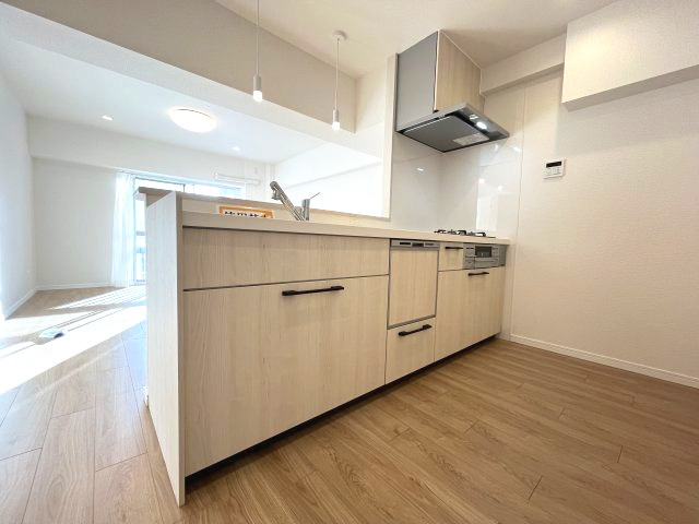 戸部グランドハイツA棟のキッチン|お手入れや掃除がしやすいシステムキッチン完備！