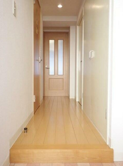 シャルアン　角部屋　TVドアフォン　無料駐輪場の玄関