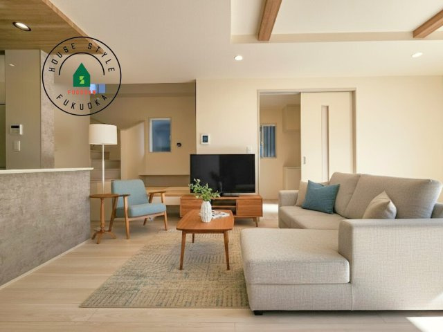 福岡市東区青葉6丁目第2-2棟（1号棟）の内観：施工例|明るく開放的なリビングダイニングは豊かな陽光が注ぎ込み、やすらぎの空間を演出してくれます。ご家族で楽しいひとときをお過ごし下さい。※家具はCGを合成したものです。