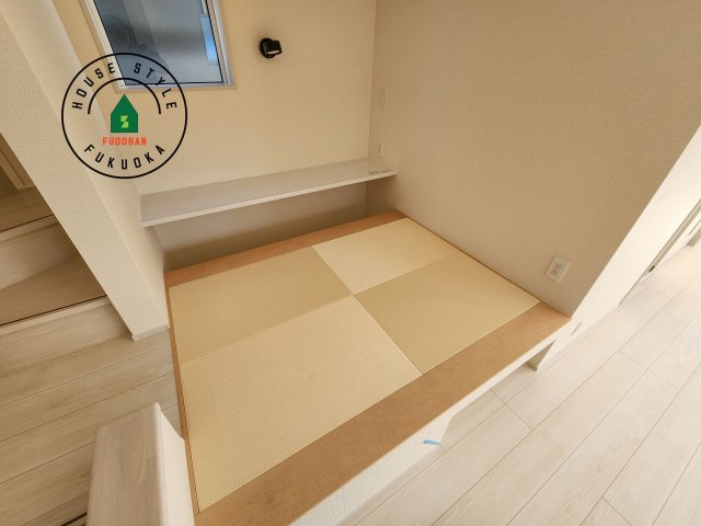 福岡市東区青葉6丁目第2-2棟（1号棟）の内観：施工例|和室を上手に活用すると暮らし方の幅が広がります。例えば普段は開け放して、子供の小さいうちはお昼寝や遊びのスペースに。畳はソフトなので転んでもケガをしにくく安心です