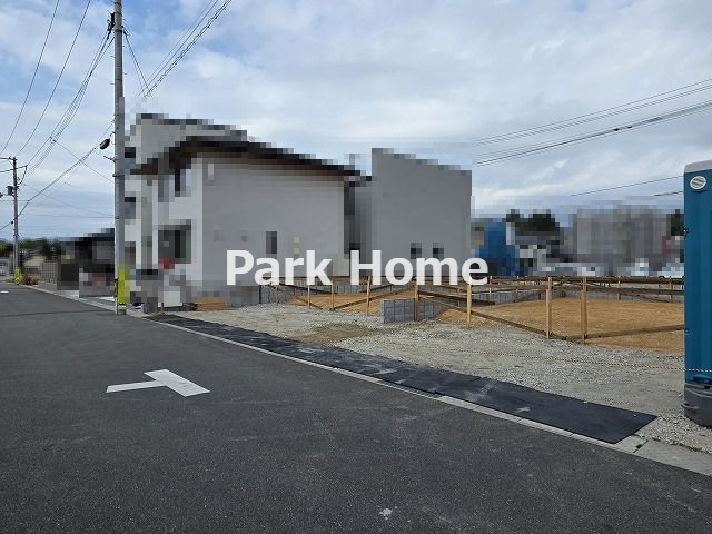 高知市中須賀町 第1　3-2号棟- 新築戸建ての前面道路含む現地写真