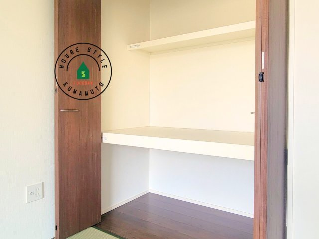 熊本市東区花立5丁目第1-2棟(1号棟)の内観：施工例|収納には困りません。