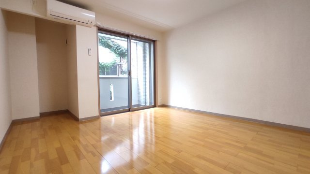 ロハスY新宿の洋室