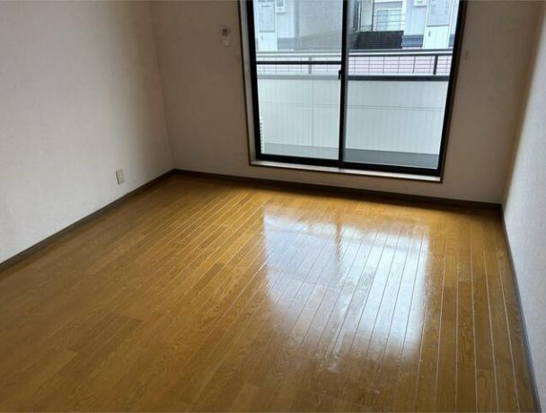 スタジオーネ弐番館の居間・リビング