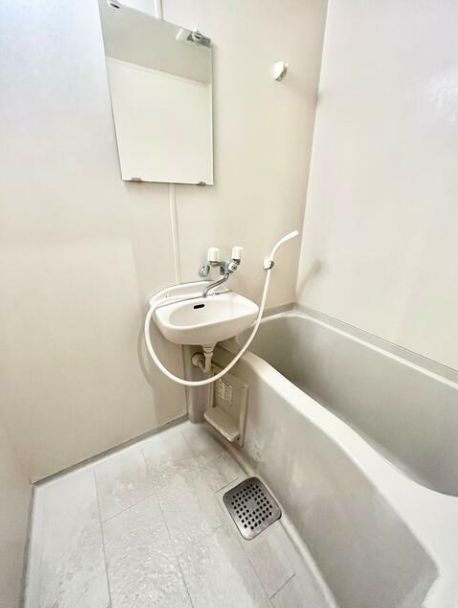 スタジオーネ弐番館の浴室