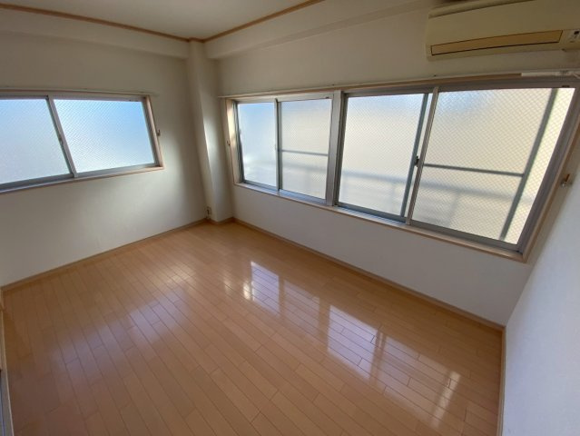 ベガ王子公園の居間・リビング