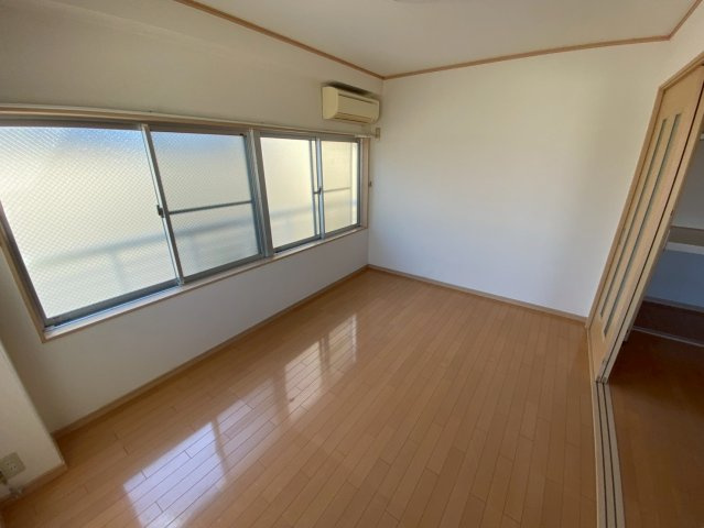 ベガ王子公園の居間・リビング