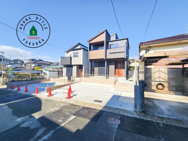 福岡市東区青葉6丁目第2-2棟（2号棟）の前面道路含む現地写真|見学の時間などお気軽にお問い合わせ下さい。