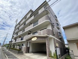 若実大マンションの外観
