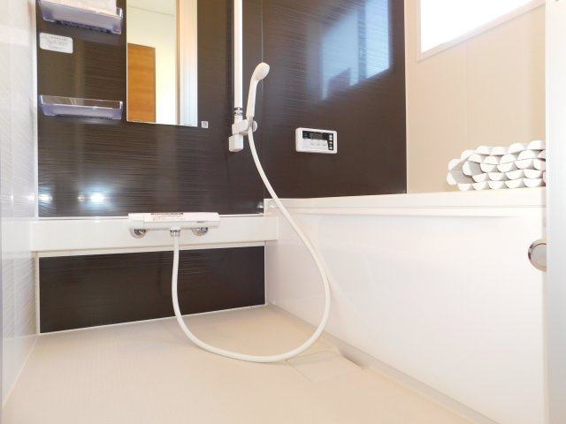 稲沢市祖父江町大牧明田の中古一戸建の浴室|◇浴室◇　　お風呂新品交換　（２０２５年８月リフォーム済）