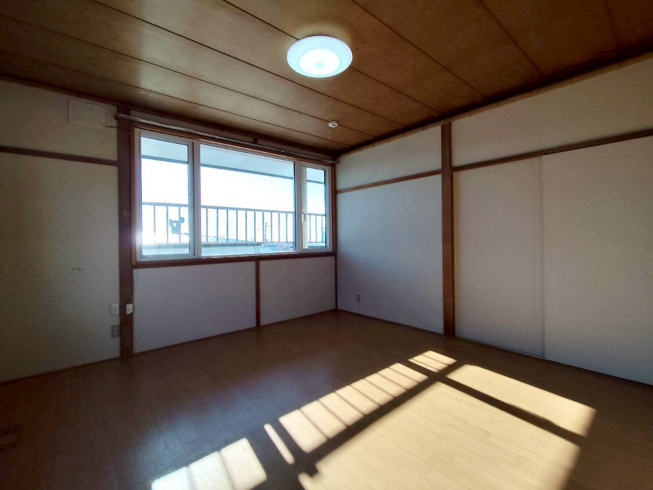 春採2-5-23借家の内装