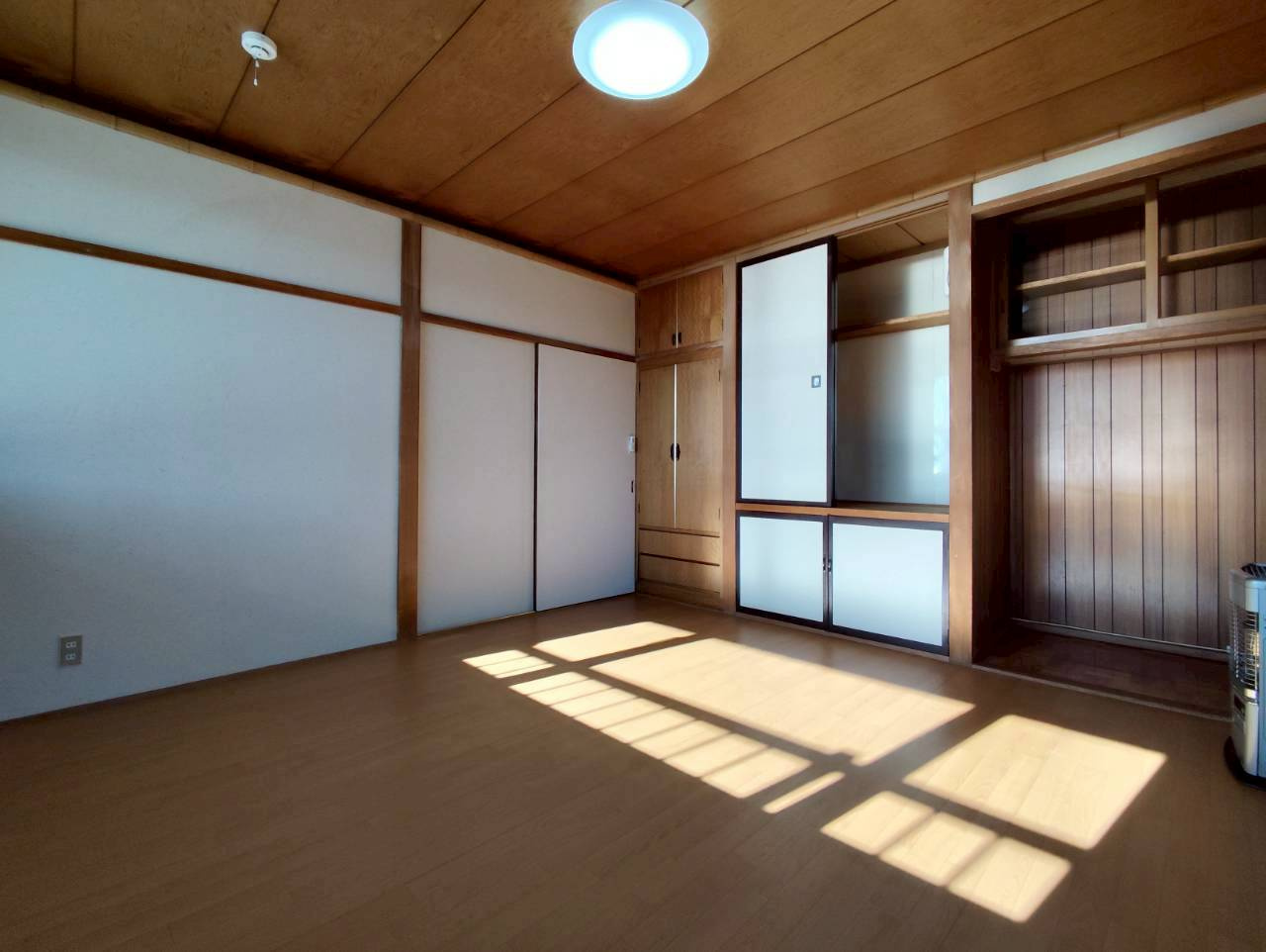 春採2-5-23借家の内装