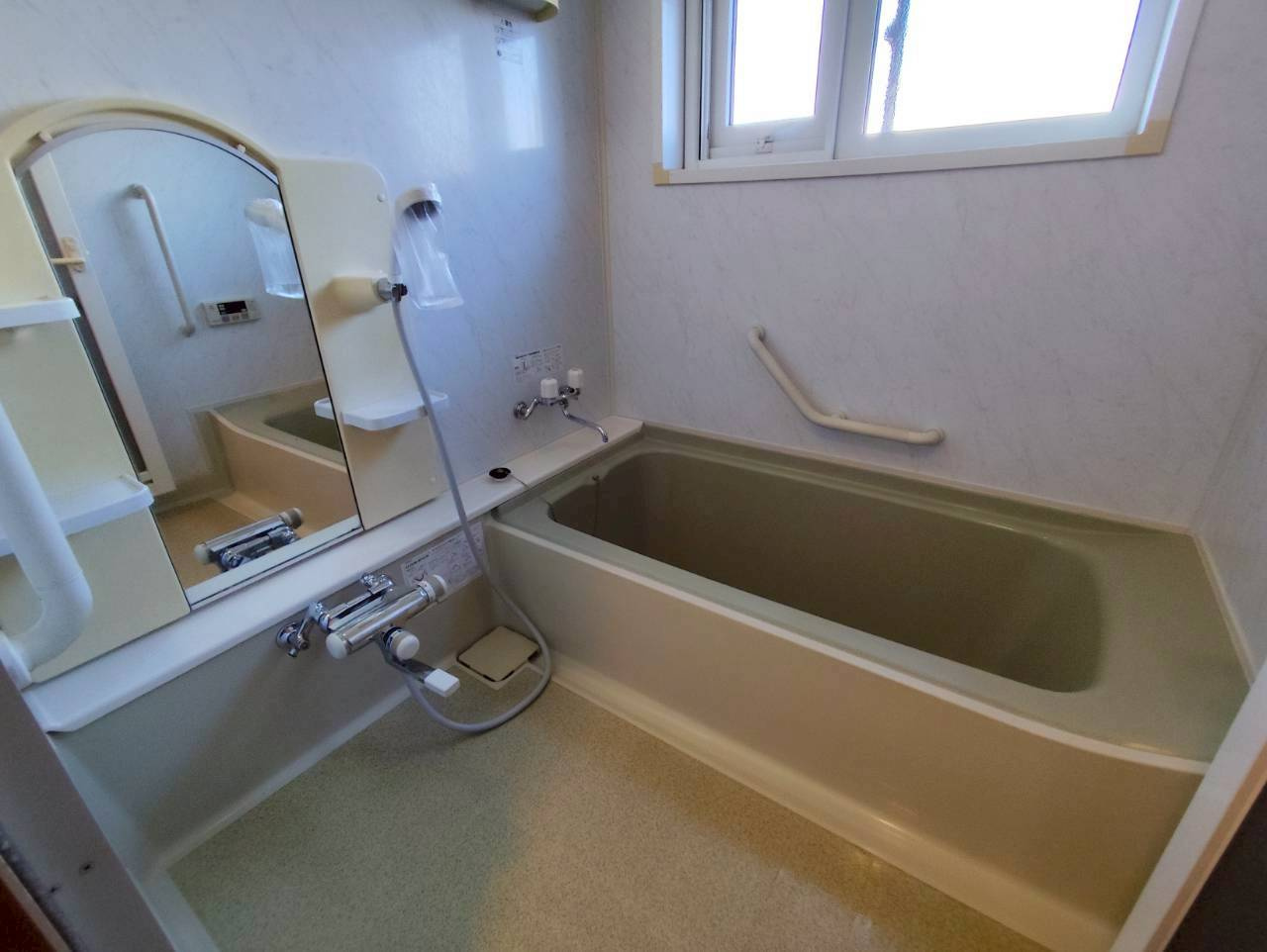 春採2-5-23借家の浴室