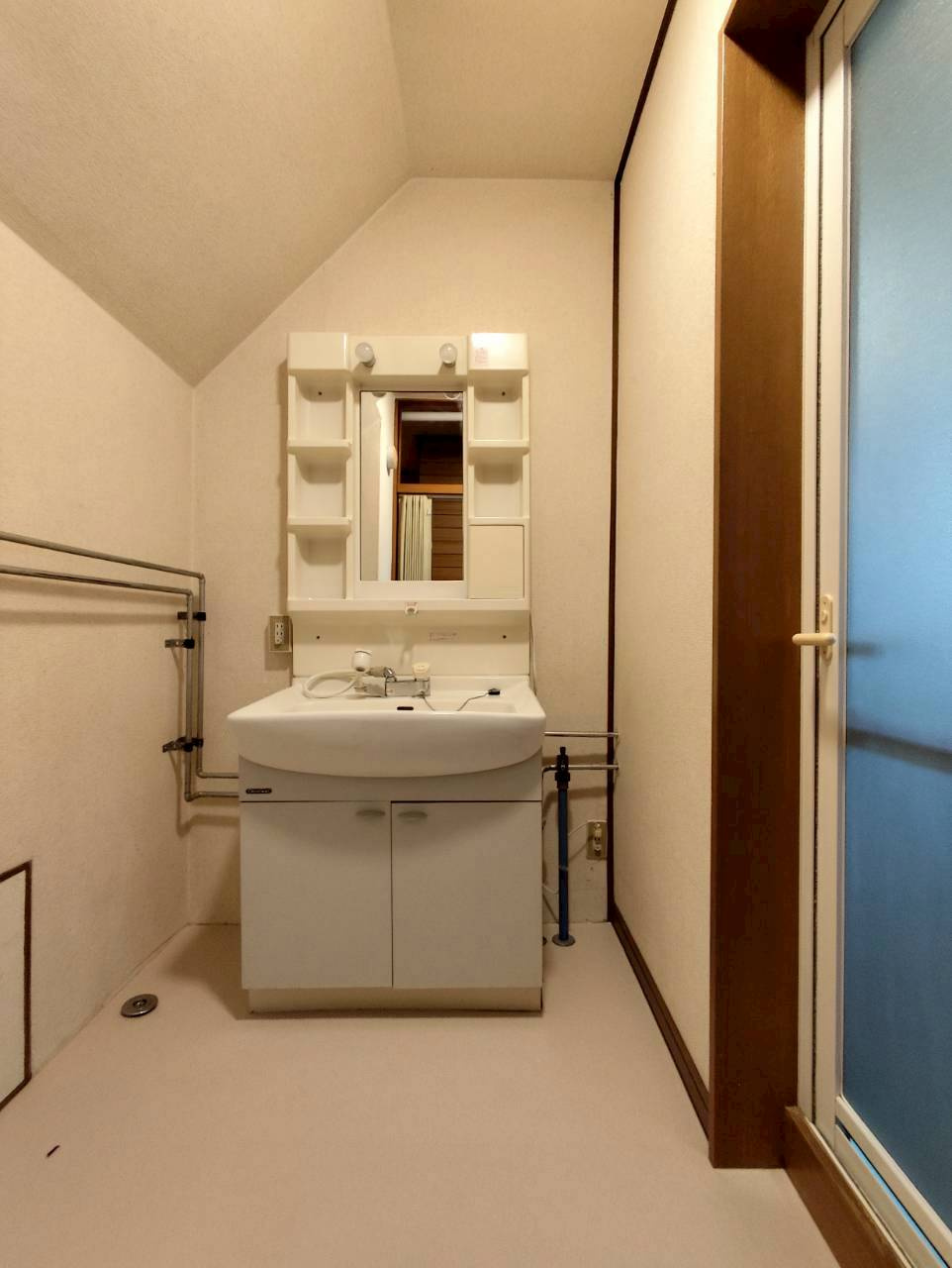 春採2-5-23借家の洗面所