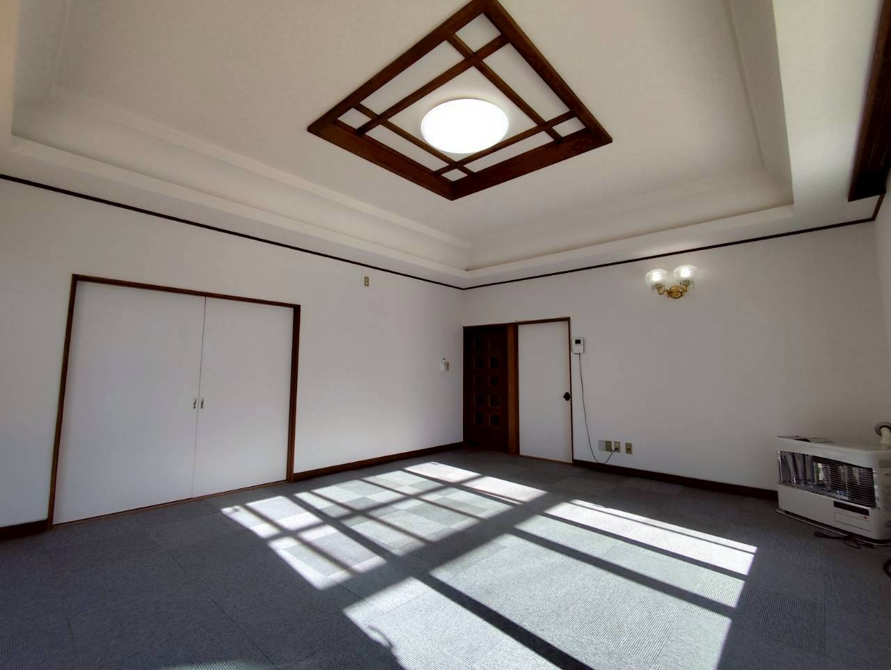 春採2-5-23借家の居間・リビング