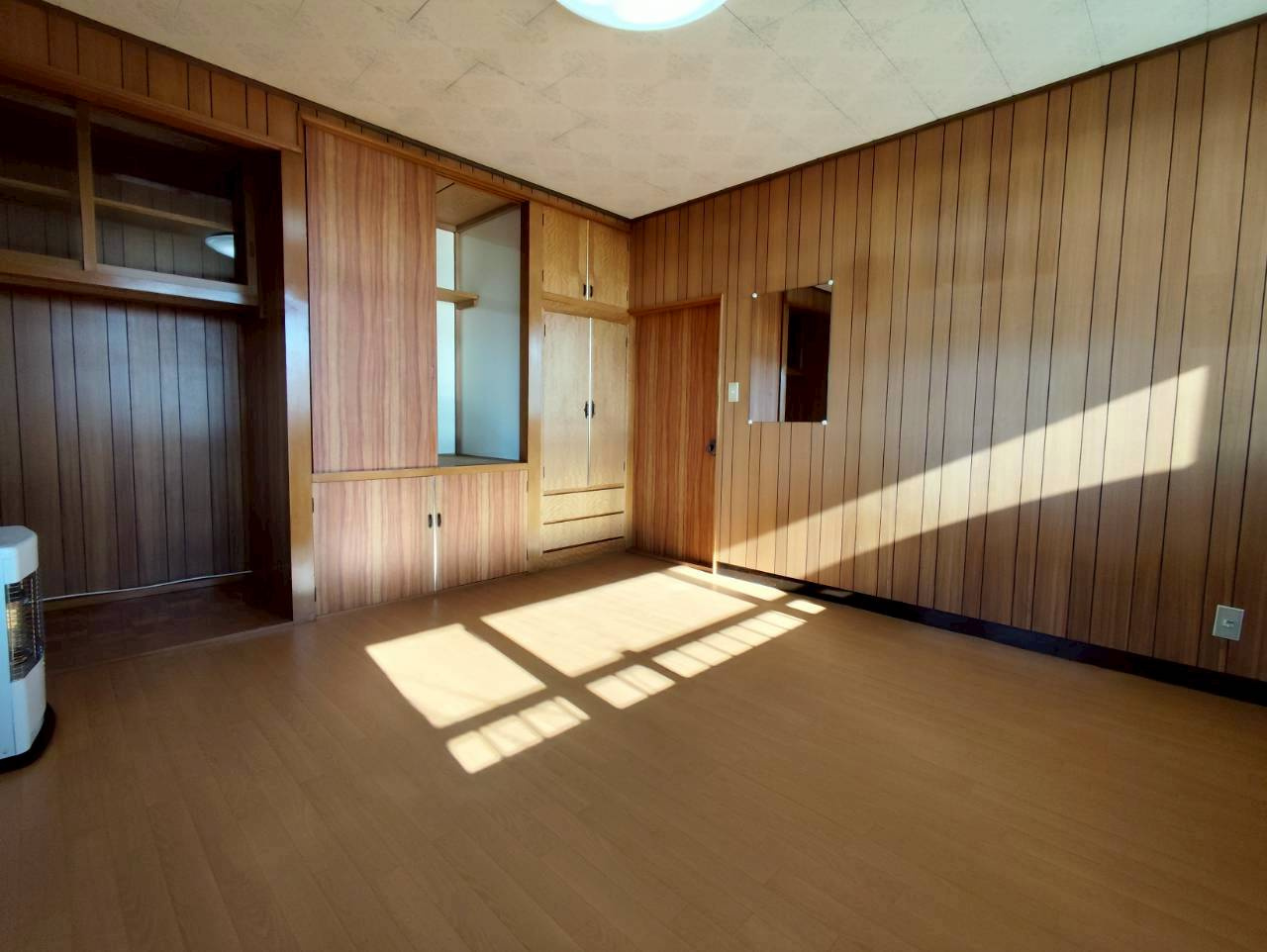 春採2-5-23借家の内装