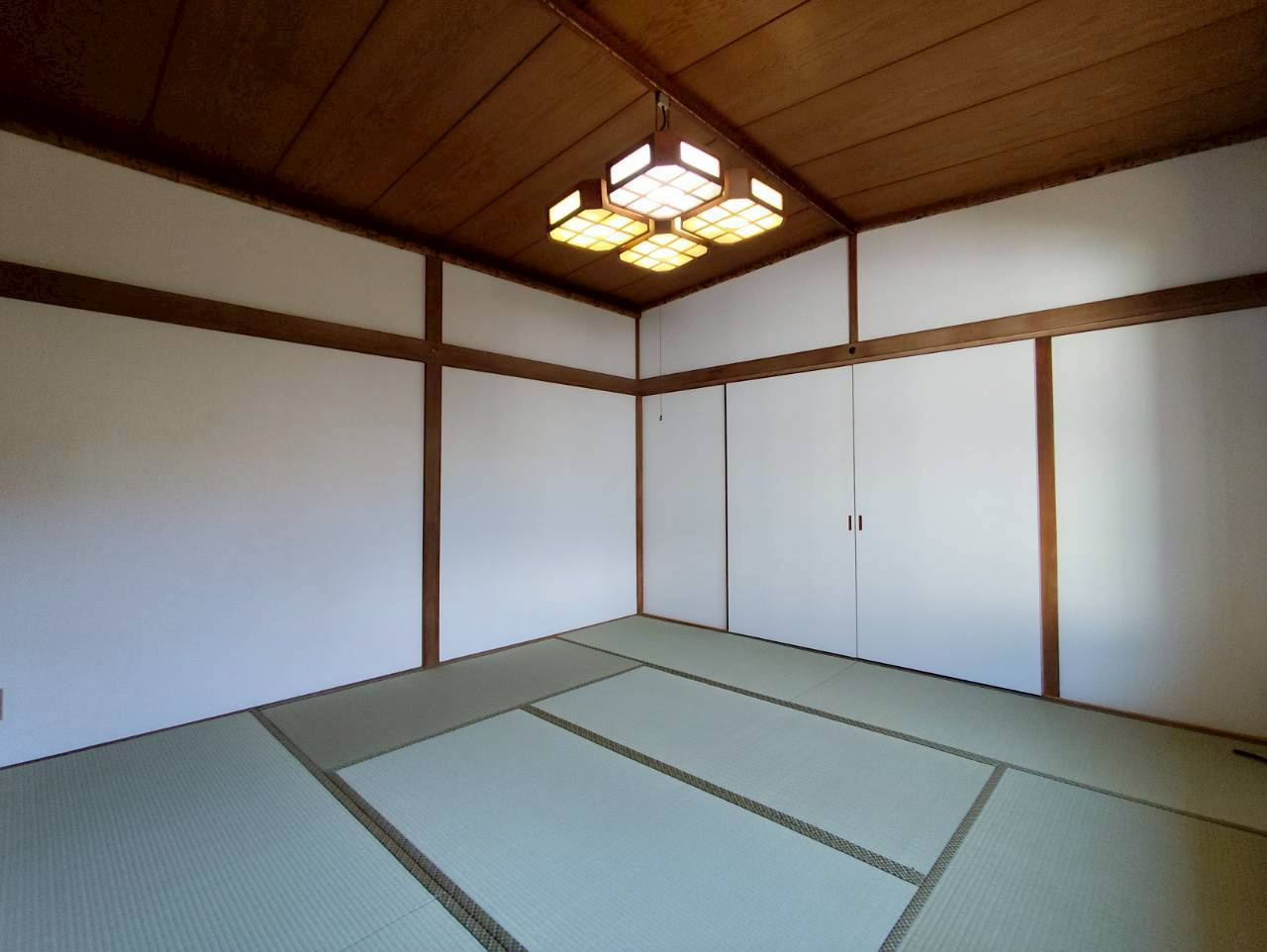 春採2-5-23借家の内装