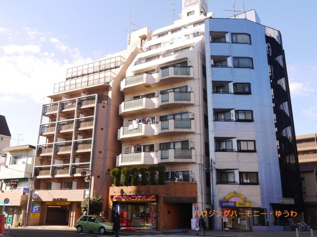 【外観】 | エクレール巣鴨 | 陽光浴びる外観がシンプルな外観をより際立たせ、人々の記憶に存在感を植え付けます。