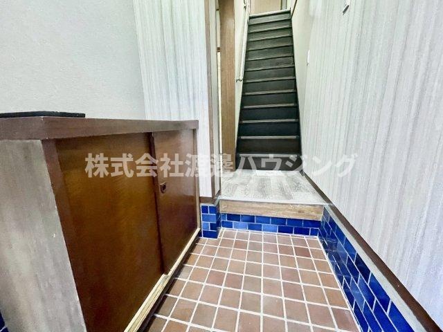 滝井西町3丁目貸家の玄関