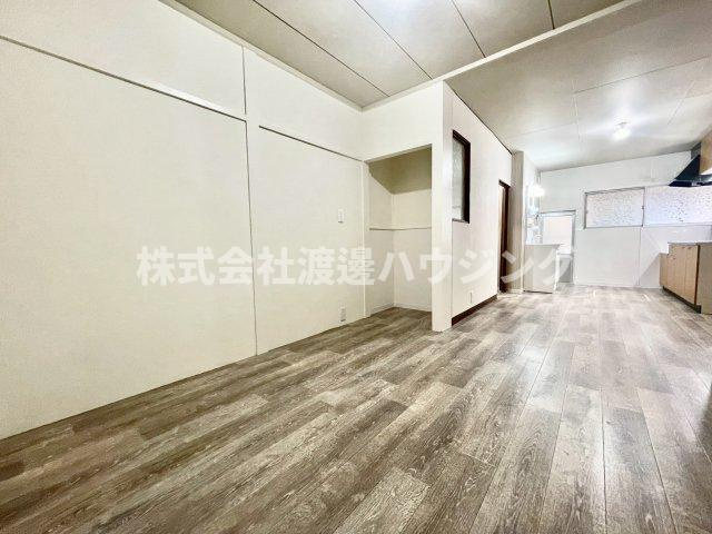 滝井西町3丁目貸家の居間・リビング