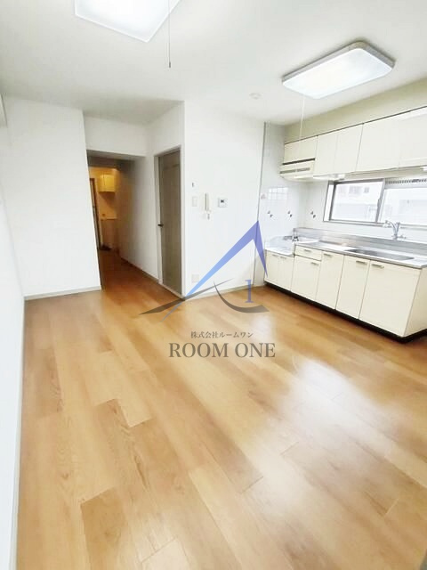 ファーストレジデンスの居間・リビング|洋室のお部屋です。