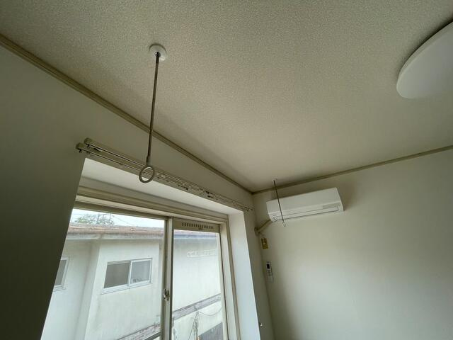 室内物干し（取り外し可能です）
