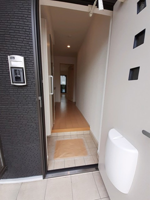 【玄関】 | エアリーメゾン | 玄関です