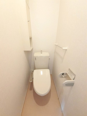 【トイレ】 | エアリーメゾン | 温水洗浄便座付きです
