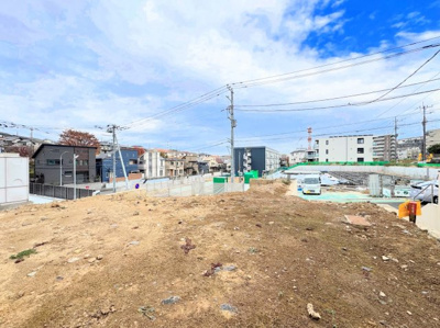 【周辺】 | ◆◇青葉区荏田北二丁目　建築条件無し売地　◇◆ | ◆前面には遮るものがなく、開放感と日当たりの確保がされております。現地にてこの眺望を是非ご確認ください。


