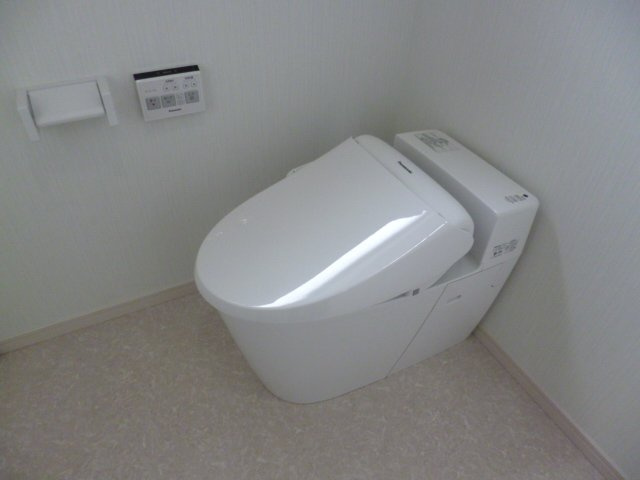 府中市多磨町１丁目のアパートのトイレ