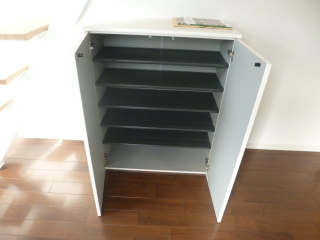 府中市多磨町１丁目のアパートの収納