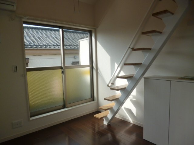 府中市多磨町１丁目のアパートの内装