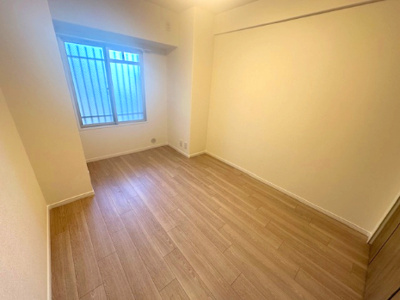 【洋室】 | パレ千里壱号棟 | 約5.6帖洋室！インテリアの統一感を作りやすい洋室のみの間取り。お掃除もラクラクです！