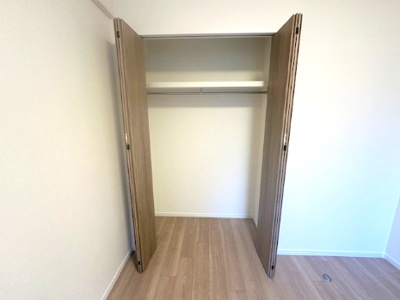 【収納】 | パレ千里壱号棟 | 約5.6帖洋室のクローゼット！収納豊富でスッキリとした住まいを目指したい方にピッタリです。