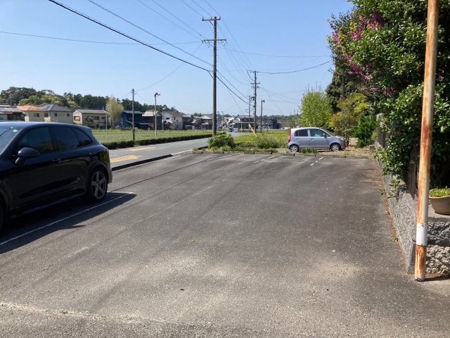 スカイウィングの駐車場