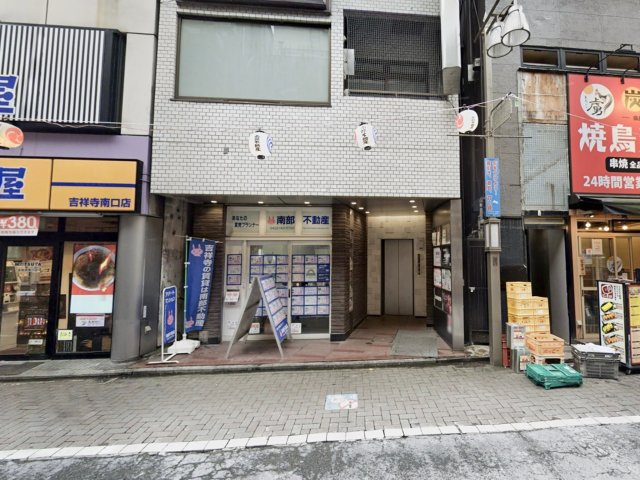 第63東京ビルのエントランス