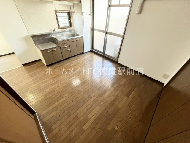 大阪市鶴見区横堤１丁目の賃貸マンションの居間・リビング