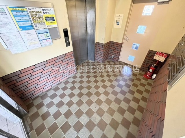 大阪市鶴見区横堤１丁目の賃貸マンションのロビー