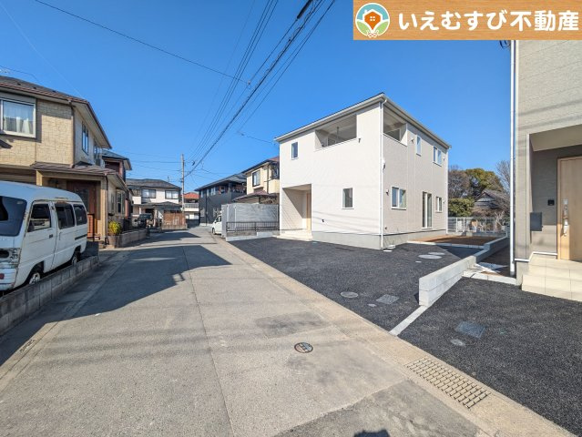 Cradle garden　熊谷市石原第7の前面道路含む現地写真|充分な広さの4.5ｍ前面道路
間口が広くお車の出し入れも問題なく行えるスペースが確保されています♪