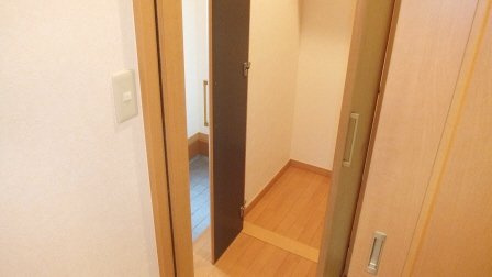 市川ガーデンヴィラＢの玄関|玄関部分です