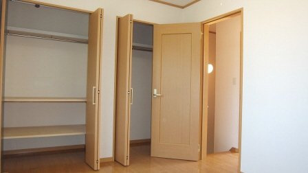市川ガーデンヴィラＢの収納|収納が各部屋にあります。