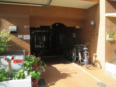 【エントランス】 | センチュリー新大阪 | 建物の内部です